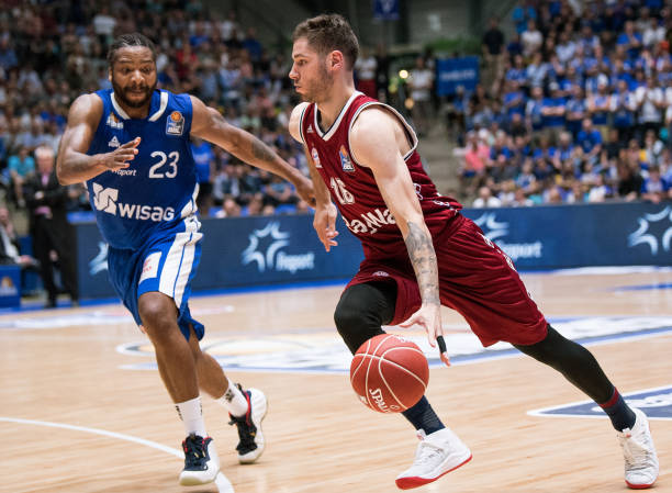 低位单打和 低位单打和